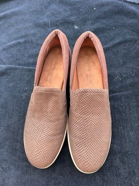 Women's Walking Cradles Slip-On Casual Loafers in Brown
